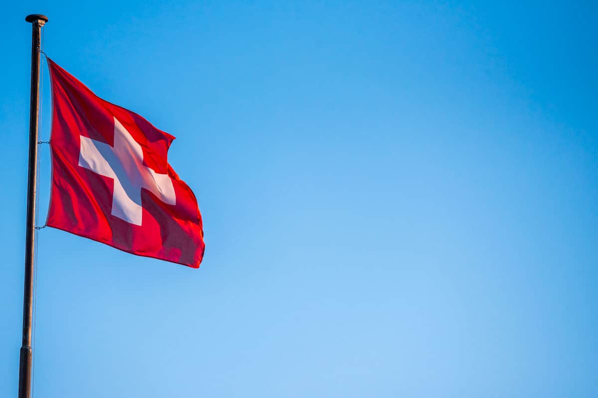 Drapeau Suisse dans le ciel